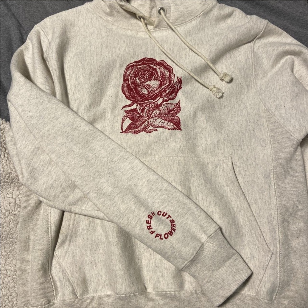 Fresh Cut Flowers wild rose design in Heather Grey with maroon detailing